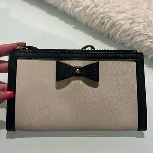 Kate Spade Hazel Court Leyna Wristlet